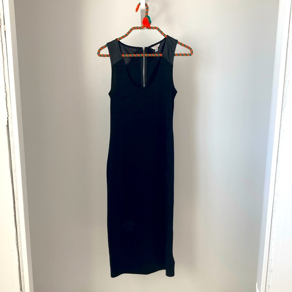 Guess knee length black cotton dress worn leather shoulder details. - Picture 1 of 4